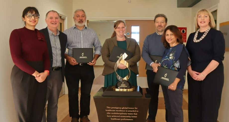 Equipo de Warwick con el premio GREAT